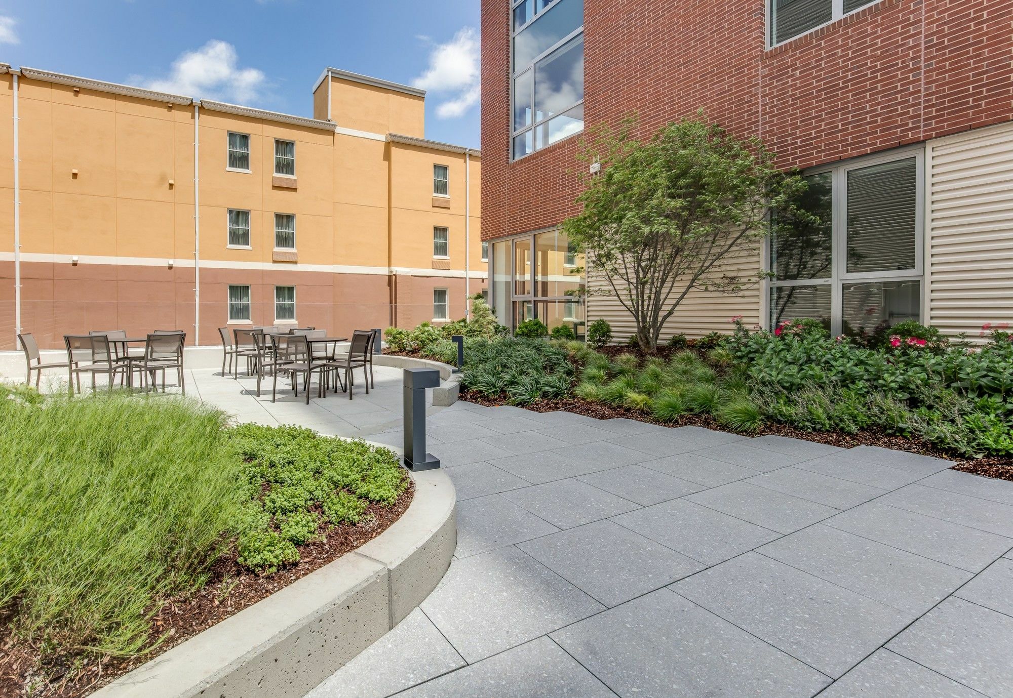 Global Luxury Suites Longwood Medical Brookline Bagian luar foto